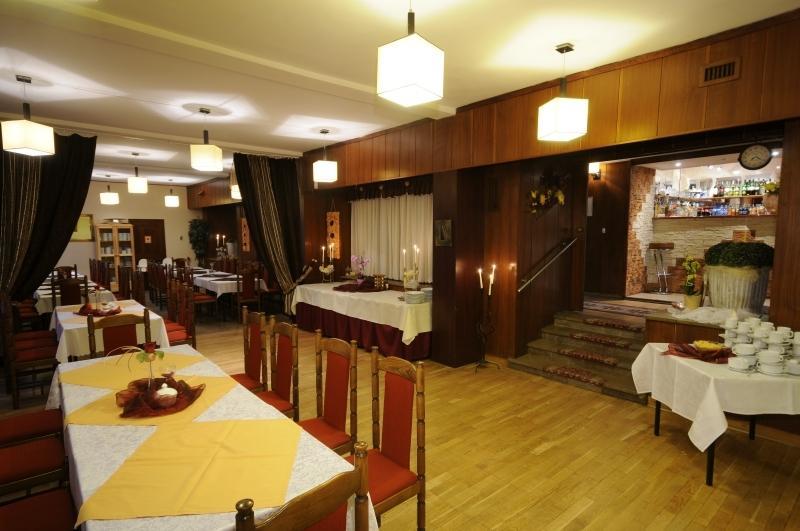 Jowisz Apartment Poznan Restoran gambar